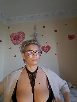 BellaBellaHot online show from 11/17/25, 09:24