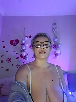 BellaBellaHot online show from 12/04/25, 11:09