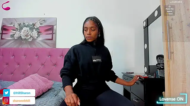 Snapshot of sharon_hill chatting on 06/19/26, 11:20 sharon hill online show from 06/19/26, 11:20