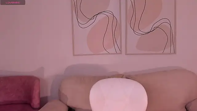 Snapshot of NaomiSainz chatting on 09/20/25, 12:54 NaomiSainz online show from 09/20/25, 12:54