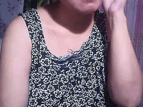 Snapshot of sweetsosie18 chatting on 10/26/25, 01:00 sweetsosie18 online show from 10/26/25, 01:00