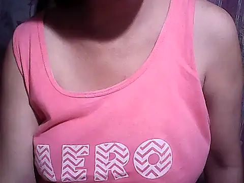 Snapshot of sweetsosie18 chatting on 10/28/25, 07:46 sweetsosie18 online show from 10/28/25, 07:46