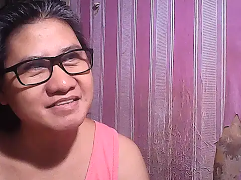 Snapshot of sweetsosie18 chatting on 11/23/25, 11:37 sweetsosie18 online show from 11/23/25, 11:37