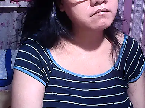 Snapshot of sweetsosie18 chatting on 11/21/25, 06:29 sweetsosie18 online show from 11/21/25, 06:29