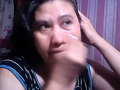 Snapshot of sweetsosie18 chatting on 10/16/25, 10:45 sweetsosie18 online show from 10/16/25, 10:45