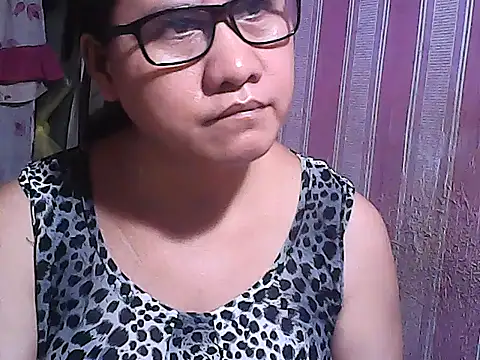 Snapshot of sweetsosie18 chatting on 11/12/25, 11:08 sweetsosie18 online show from 11/12/25, 11:08