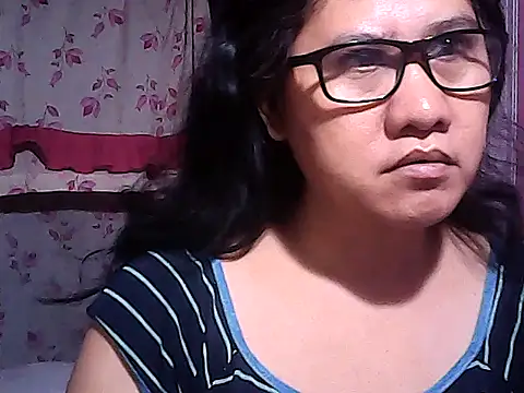 Snapshot of sweetsosie18 chatting on 11/22/25, 07:02 sweetsosie18 online show from 11/22/25, 07:02