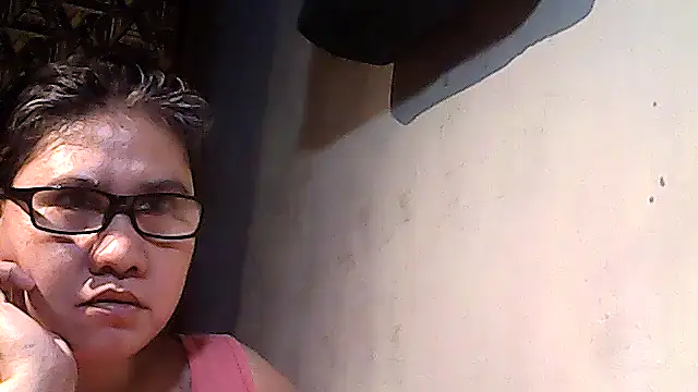 Snapshot of sweetsosie18 chatting on 12/01/25, 11:05 sweetsosie18 online show from 12/01/25, 11:05