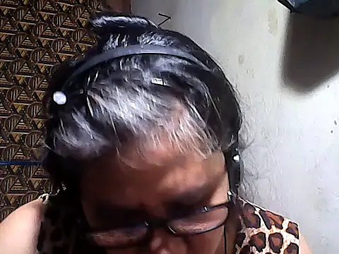 sweetsosie18 online show from 01/06/26, 08:02