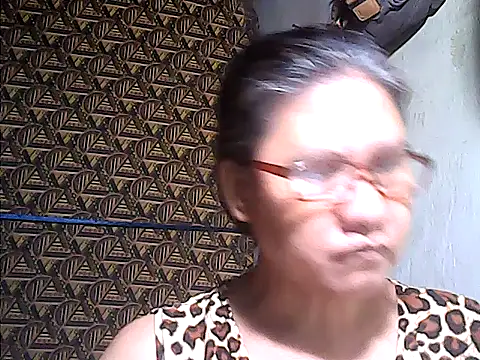 sweetsosie18 online show from 05/17/26, 03:45