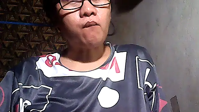 Snapshot of sweetsosie18 chatting on 12/18/25, 05:23 sweetsosie18 online show from 12/18/25, 05:23