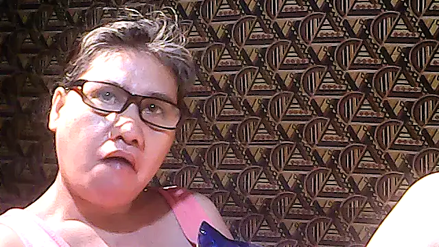 Snapshot of sweetsosie18 chatting on 12/01/25, 11:00 sweetsosie18 online show from 12/01/25, 11:00