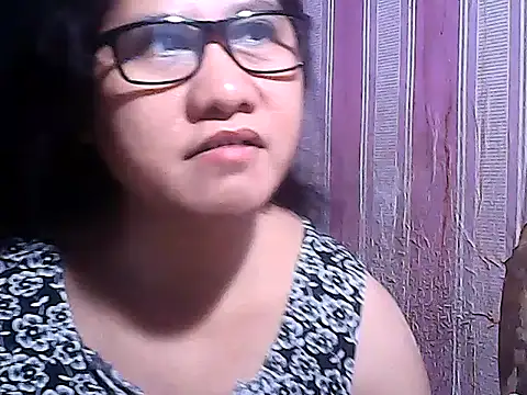 Snapshot of sweetsosie18 chatting on 11/03/25, 06:40 sweetsosie18 online show from 11/03/25, 06:40