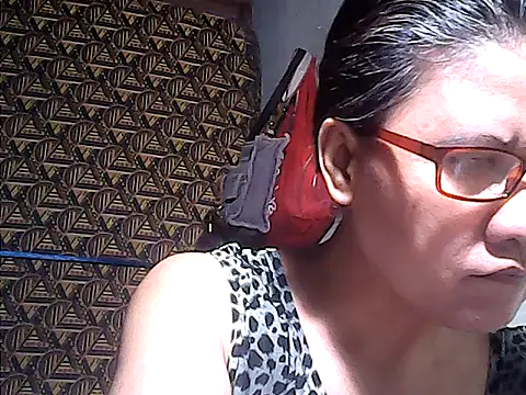 sweetsosie18 online show from 05/31/26, 04:13