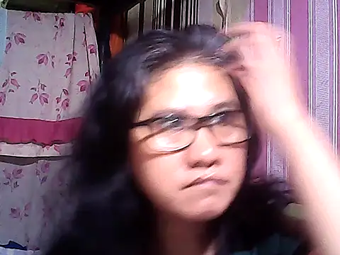 Snapshot of sweetsosie18 chatting on 11/26/25, 12:32 sweetsosie18 online show from 11/26/25, 12:32