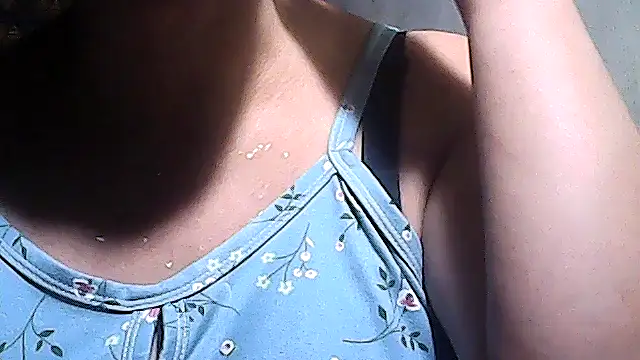 Snapshot of sweetsosie18 chatting on 12/15/25, 05:46 sweetsosie18 online show from 12/15/25, 05:46