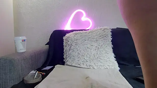 AlishyaJoi online show from 12/17/25, 07:08