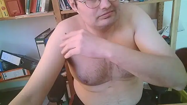 Snapshot of makau1 chatting on 04/23/26, 06:20 makau1 online show from 04/23/26, 06:20