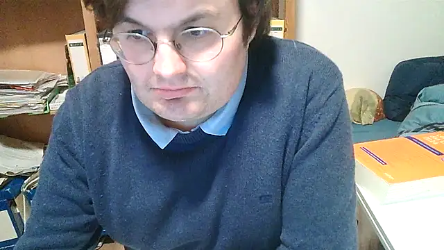 Snapshot of makau1 chatting on 03/05/25, 06:01 makau1 online show from 03/05/25, 06:01