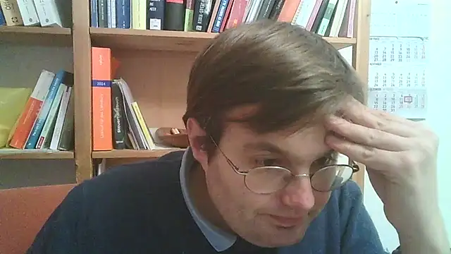 Snapshot of makau1 chatting on 12/04/25, 10:20 makau1 online show from 12/04/25, 10:20