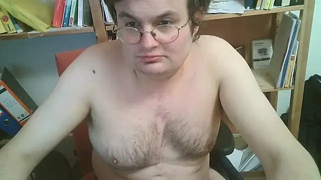 Snapshot of makau1 chatting on 01/10/26, 10:49 makau1 online show from 01/10/26, 10:49