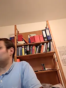 Snapshot of makau1 chatting on 09/19/25, 10:14 makau1 online show from 09/19/25, 10:14