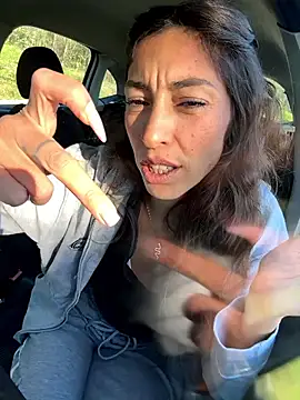 Snapshot of amanilouve chatting on 01/08/26, 10:32 amanilouve online show from 01/08/26, 10:32