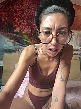 Snapshot of amanilouve chatting on 03/10/26, 10:52 amanilouve online show from 03/10/26, 10:52