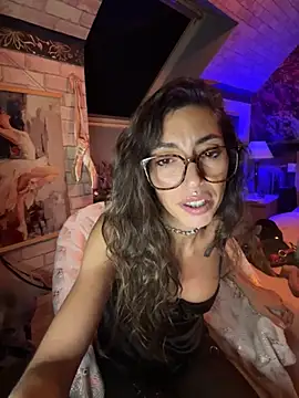 Snapshot of amanilouve chatting on 03/11/26, 09:42 amanilouve online show from 03/11/26, 09:42