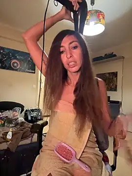 amanilouve online show from 10/31/25, 07:32