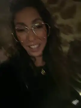 Snapshot of amanilouve chatting on 04/13/26, 09:41 amanilouve online show from 04/13/26, 09:41