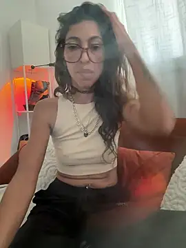 Snapshot of amanilouve chatting on 03/28/26, 10:27 amanilouve online show from 03/28/26, 10:27