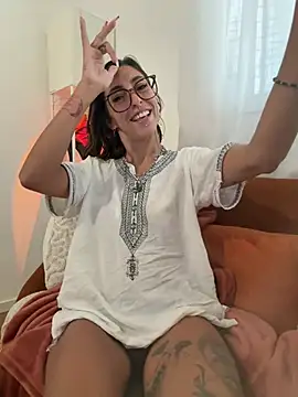 Snapshot of amanilouve chatting on 03/30/26, 11:01 amanilouve online show from 03/30/26, 11:01