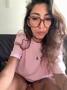 Snapshot of amanilouve chatting on 03/22/26, 01:56 amanilouve online show from 03/22/26, 01:56