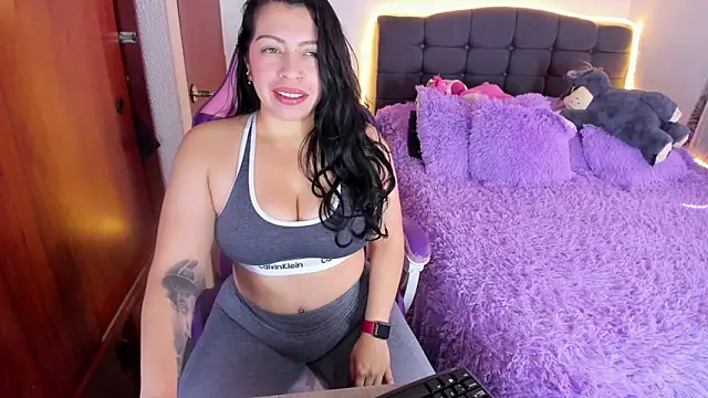 saphira owen online show from 02/15/25, 04:01