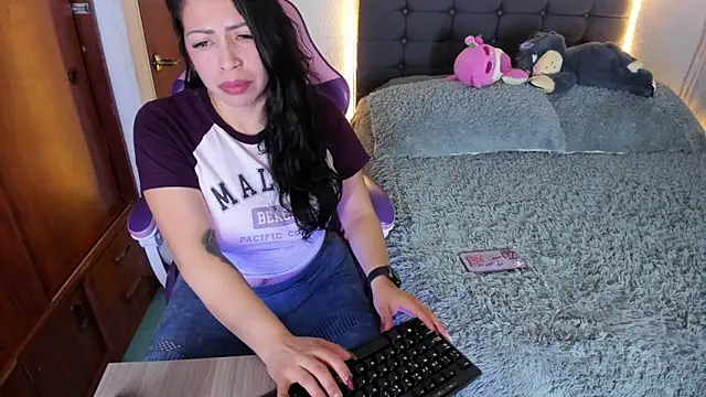 saphira owen online show from 03/11/25, 11:37