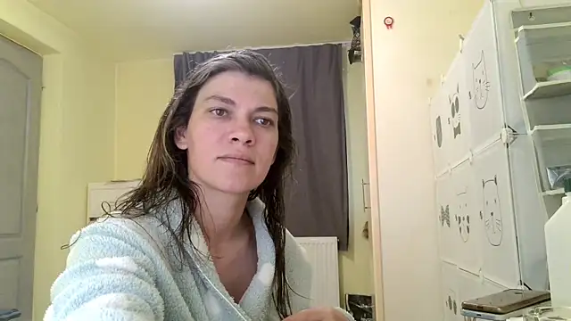 Snapshot of MercyLove chatting on 04/16/26, 03:35 MercyLove online show from 04/16/26, 03:35