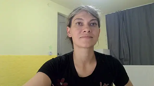 Snapshot of MercyLove chatting on 09/21/25, 02:22 MercyLove online show from 09/21/25, 02:22
