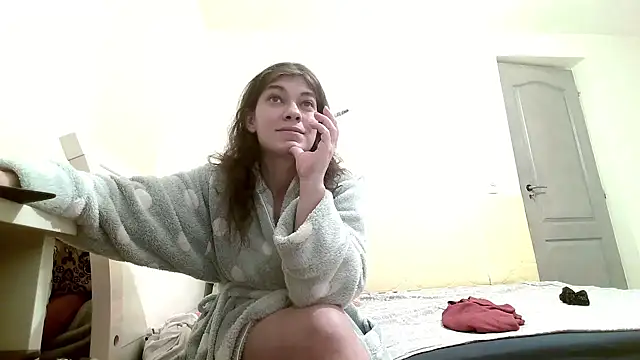 Snapshot of MercyLove chatting on 01/04/25, 04:22 MercyLove online show from 01/04/25, 04:22