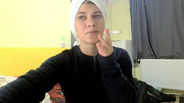 Snapshot of MercyLove chatting on 04/24/26, 04:31 MercyLove online show from 04/24/26, 04:31