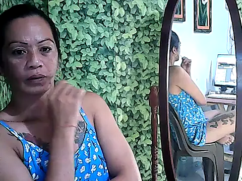 yummy 21xxx online show from 12/17/25, 11:48