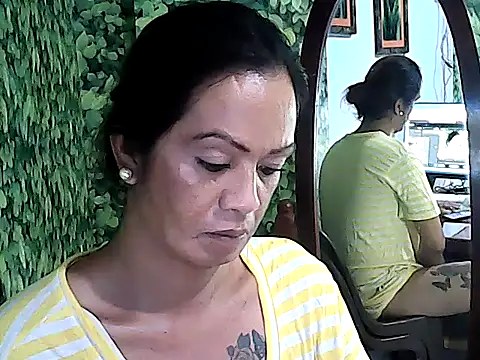 yummy 21xxx online show from 09/19/25, 08:35