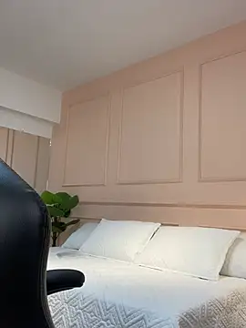 Snapshot of ROSE__15 chatting on 02/12/26, 12:05 ROSE 15 online show from 02/12/26, 12:05