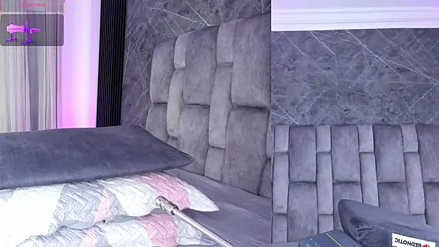 Snapshot of emily_fox1 chatting on 10/23/25, 12:04 emily fox1 online show from 10/23/25, 12:04