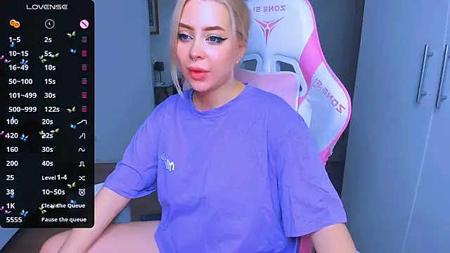 MonaLauu online show from 12/10/24, 02:27