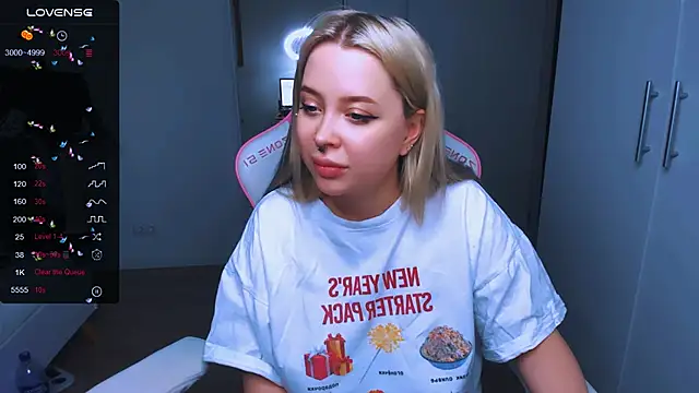 MonaLauu online show from 01/31/25, 02:39