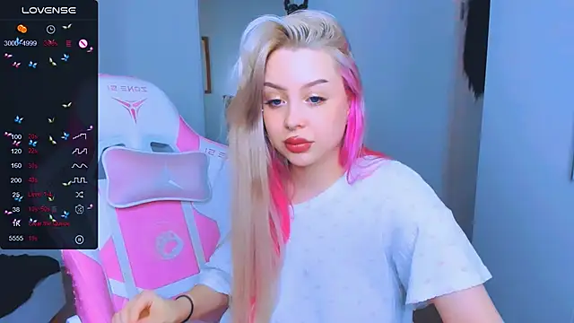 MonaLauu online show from 03/19/25, 12:12