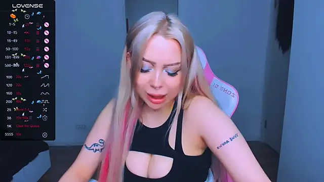 MonaLauu online show from 03/20/25, 04:09