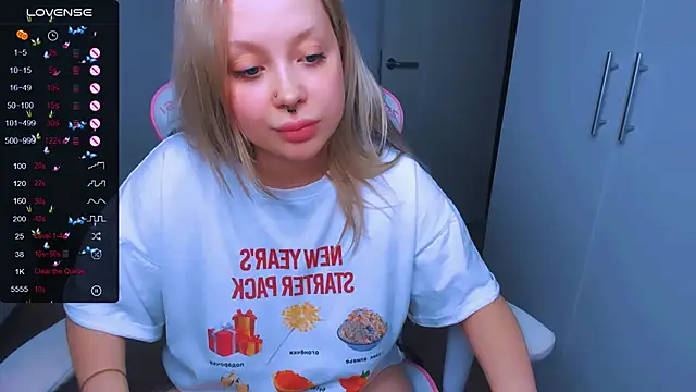 MonaLauu online show from 01/16/25, 05:53