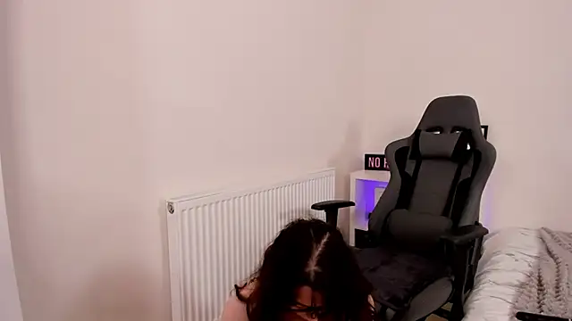 LucieWinters UK online show from 05/20/26, 03:36